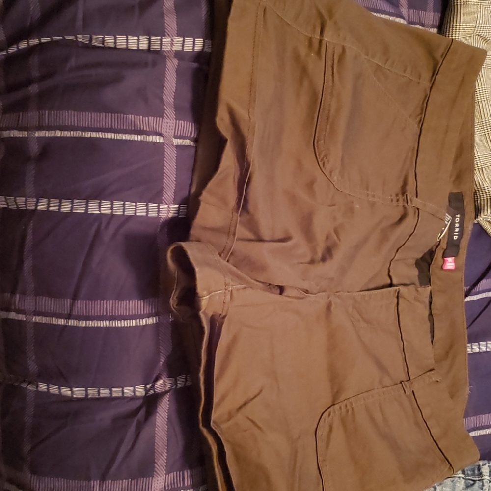 Olive green cuffed shortie shorts